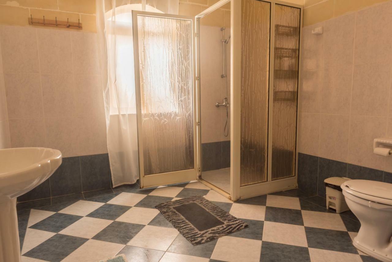 Acomodation House Kavarna Xaghra Bagian luar foto