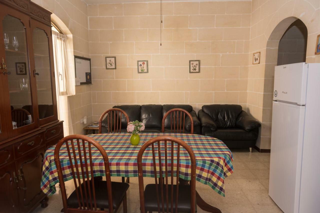 Acomodation House Kavarna Xaghra Bagian luar foto